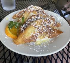 Illinois' Best Breakfast Spot Revealed: Tre Kronor Shines as Top Culinary Gem