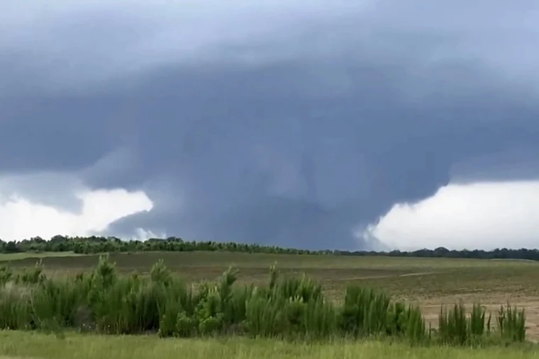 Weather Alert: Tornadoes and Severe Storms Threaten Midwest on Monday