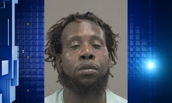 Police: Man flees in hopes of avoiding being arrested on warrants