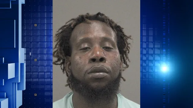 Police: Man flees in hopes of avoiding being arrested on warrants