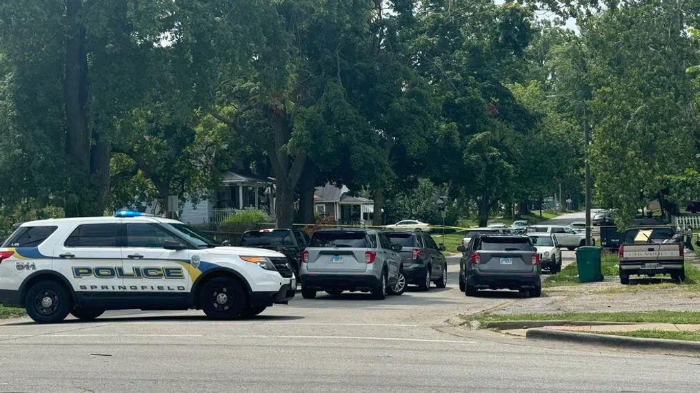 Springfield Shooting Incident: Injuries and Tense Police Standoff Captured