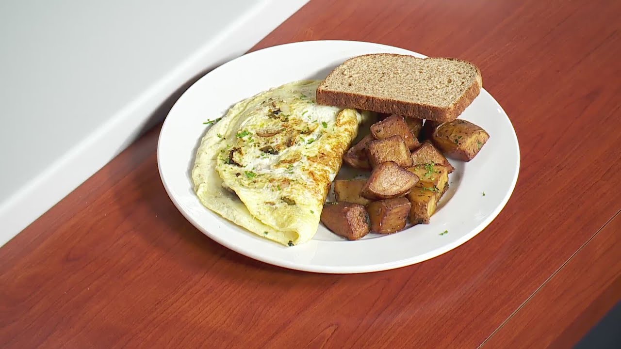 Discover Drew’s on Halsted: Lake View’s Iconic Brunch Spot with Eight Flavors of Mimosas