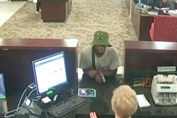 FBI and Local Police Intensify Search for Suspect in Chicago Suburbs Bank Robberies