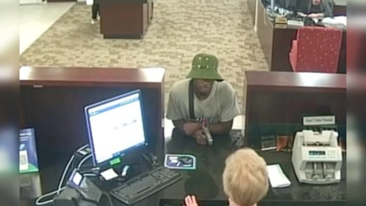 FBI and Local Police Intensify Search for Suspect in Chicago Suburbs Bank Robberies