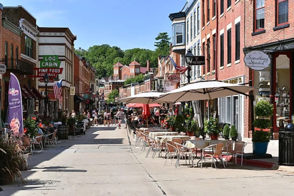 Charming Escapes: The 8 Cutest Small Towns in Illinois