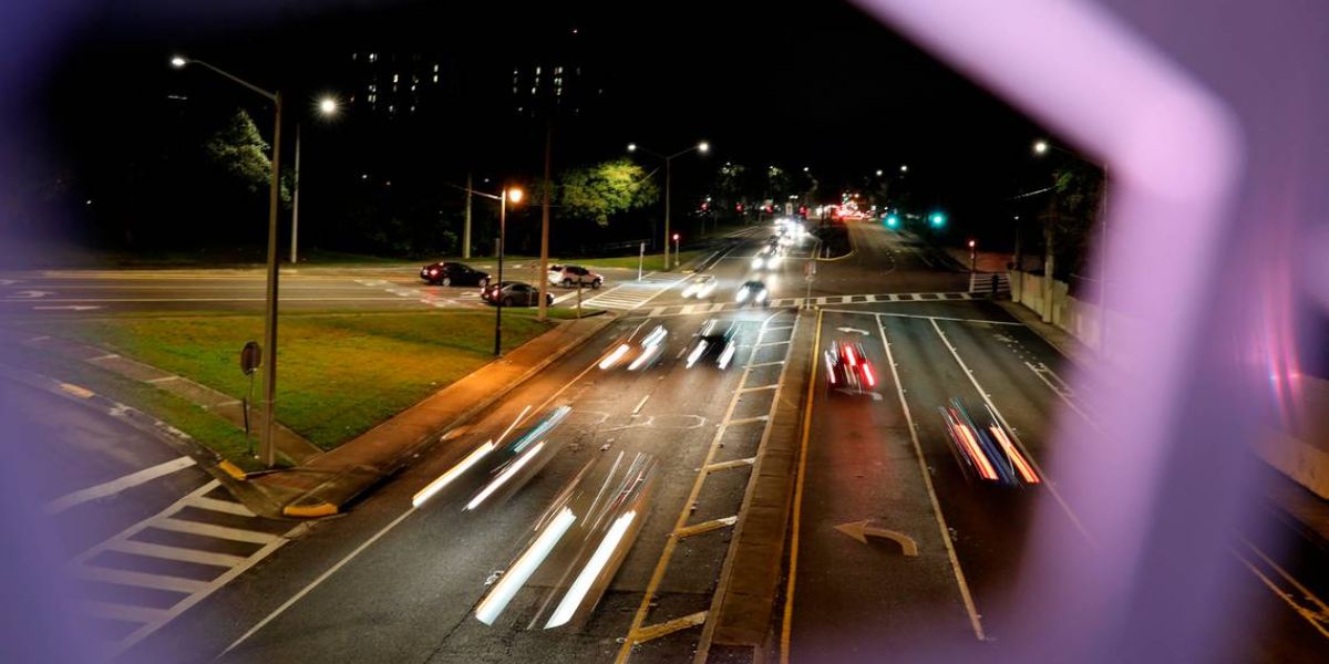 1 May Update Right Turn at Red Light Regulations for Florida Drivers